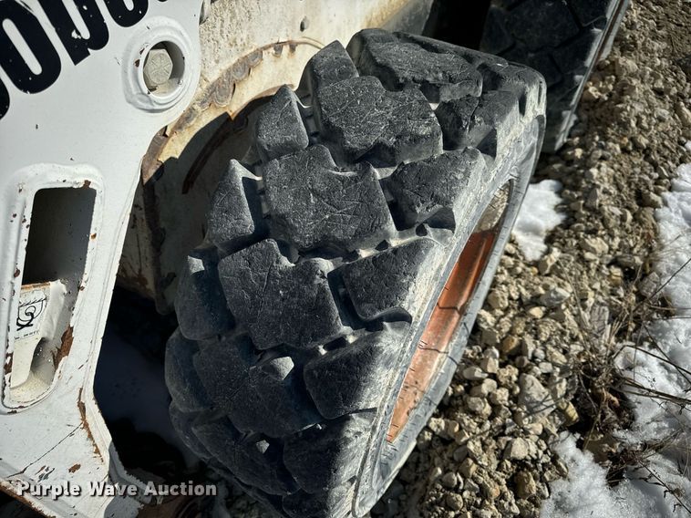 image for item EN5026 2003 Bobcat S185 skid steer loader