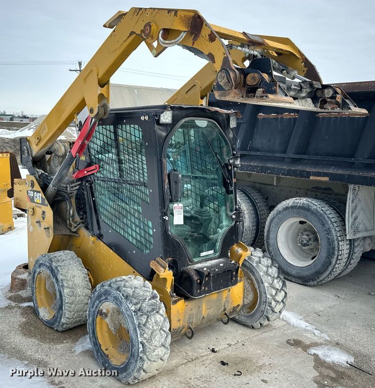 image for item EN5027 2016 Caterpillar 232D skid steer loader