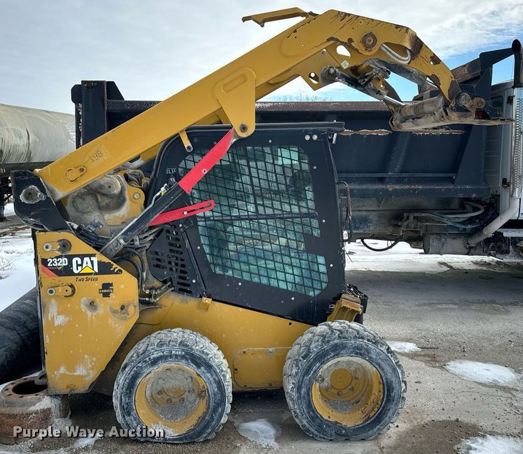 image for item EN5027 2016 Caterpillar 232D skid steer loader
