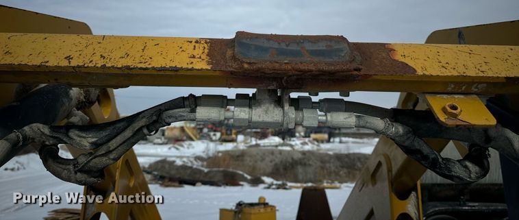 image for item EN5027 2016 Caterpillar 232D skid steer loader