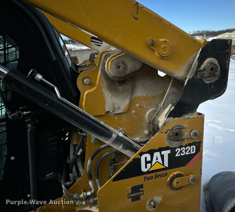 image for item EN5027 2016 Caterpillar 232D skid steer loader