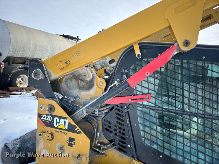 image for item EN5027 2016 Caterpillar 232D skid steer loader
