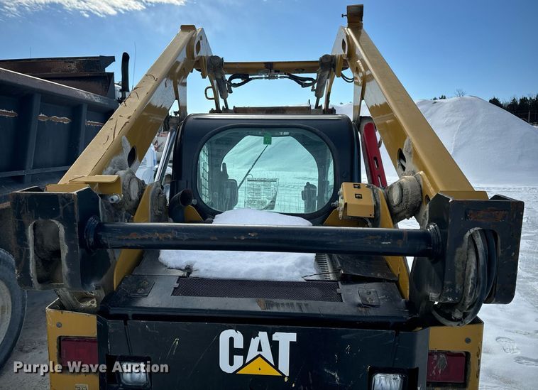 image for item EN5027 2016 Caterpillar 232D skid steer loader
