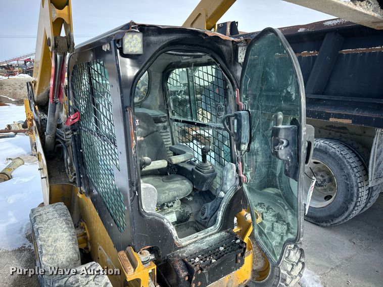 image for item EN5027 2016 Caterpillar 232D skid steer loader