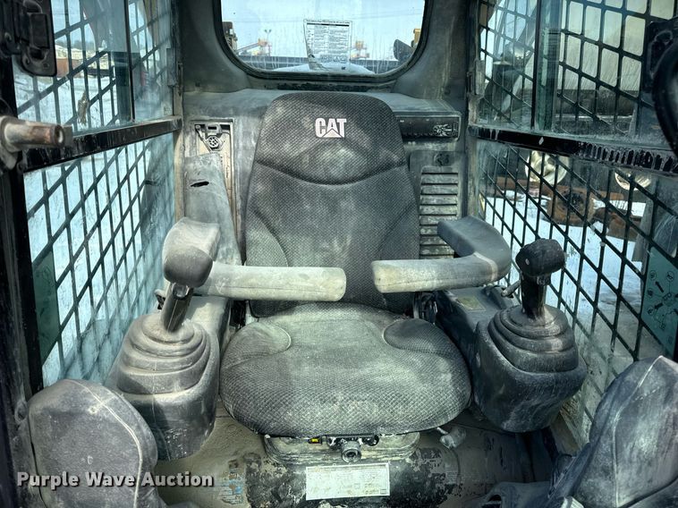 image for item EN5027 2016 Caterpillar 232D skid steer loader