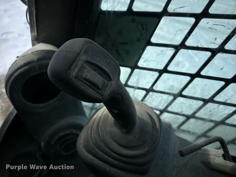 image for item EN5027 2016 Caterpillar 232D skid steer loader