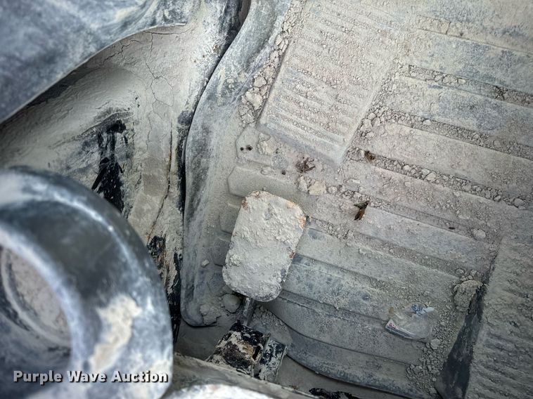 image for item EN5027 2016 Caterpillar 232D skid steer loader