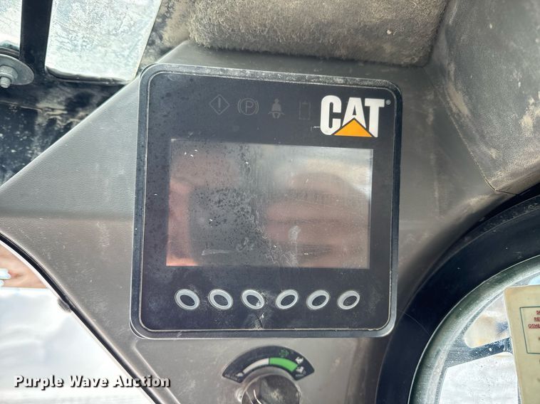 image for item EN5027 2016 Caterpillar 232D skid steer loader