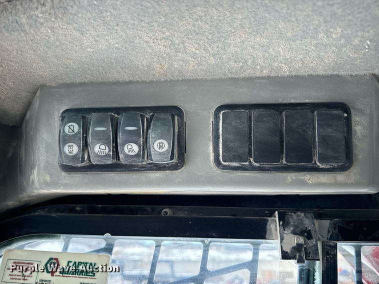 image for item EN5027 2016 Caterpillar 232D skid steer loader