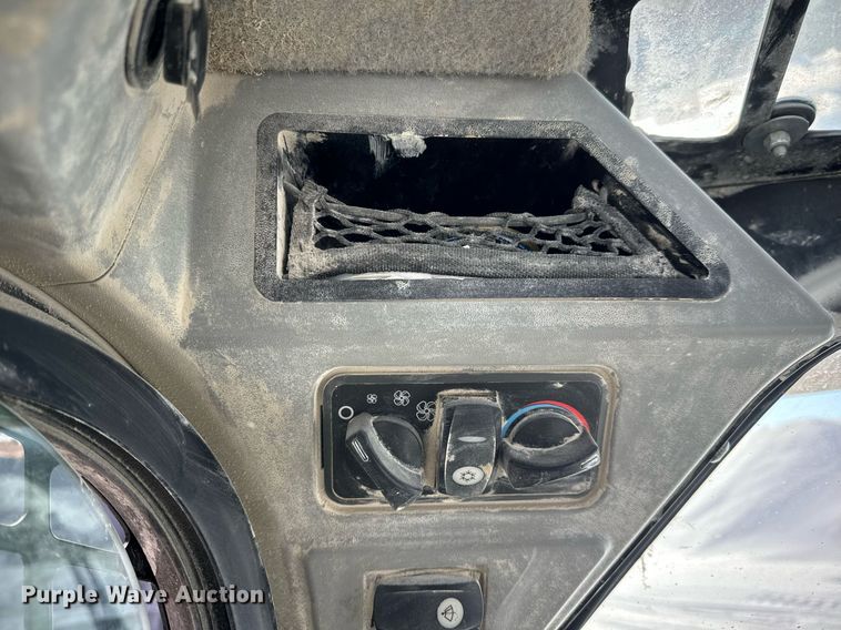 image for item EN5027 2016 Caterpillar 232D skid steer loader