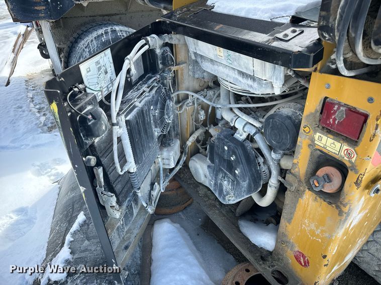 image for item EN5027 2016 Caterpillar 232D skid steer loader