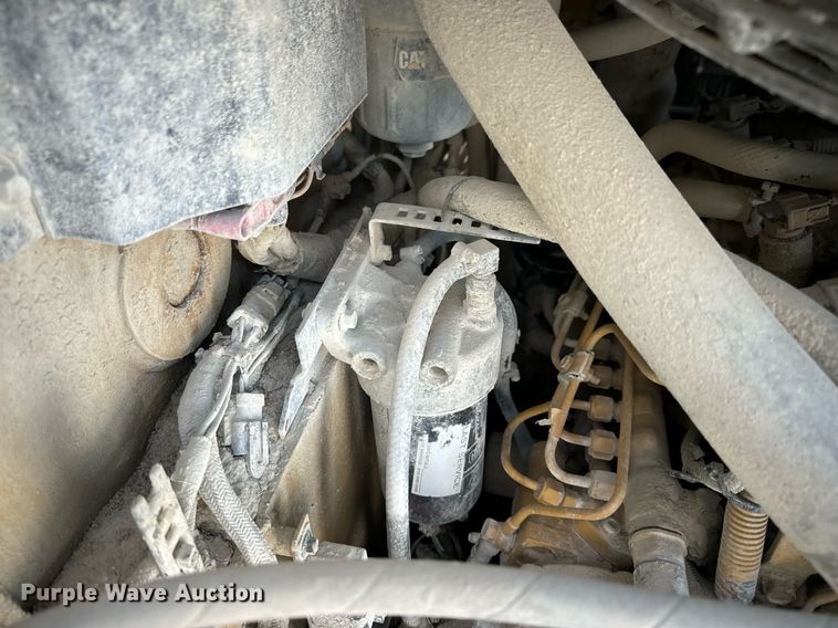 image for item EN5027 2016 Caterpillar 232D skid steer loader