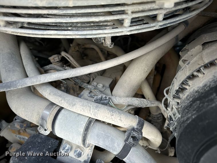 image for item EN5027 2016 Caterpillar 232D skid steer loader