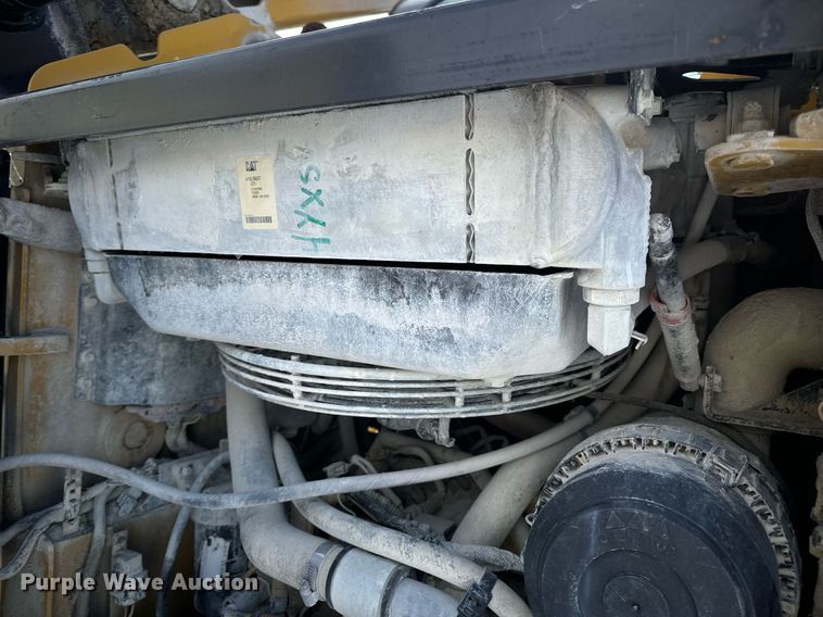 image for item EN5027 2016 Caterpillar 232D skid steer loader