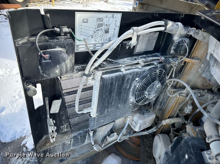 image for item EN5027 2016 Caterpillar 232D skid steer loader