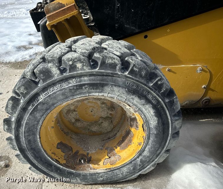 image for item EN5027 2016 Caterpillar 232D skid steer loader