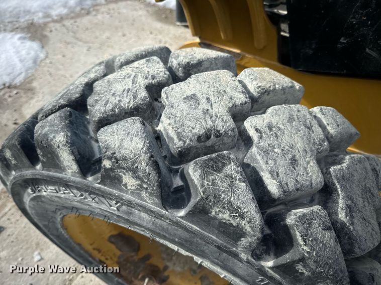 image for item EN5027 2016 Caterpillar 232D skid steer loader