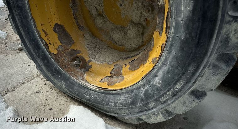 image for item EN5027 2016 Caterpillar 232D skid steer loader