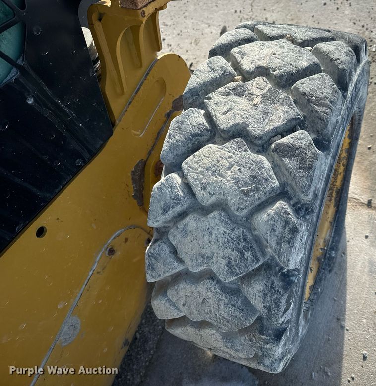 image for item EN5027 2016 Caterpillar 232D skid steer loader