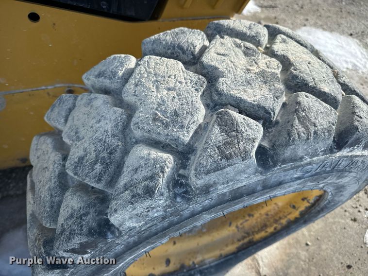 image for item EN5027 2016 Caterpillar 232D skid steer loader