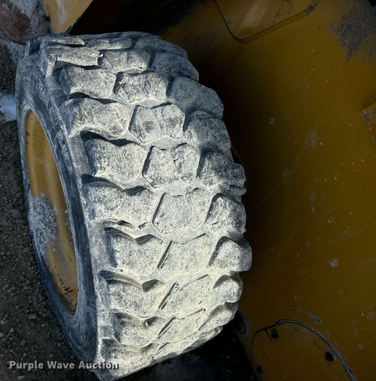 image for item EN5027 2016 Caterpillar 232D skid steer loader