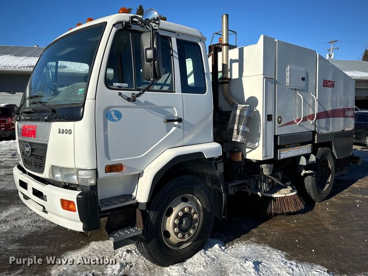 image for item EN5034 2009 Elgin 3300 street sweeper truck