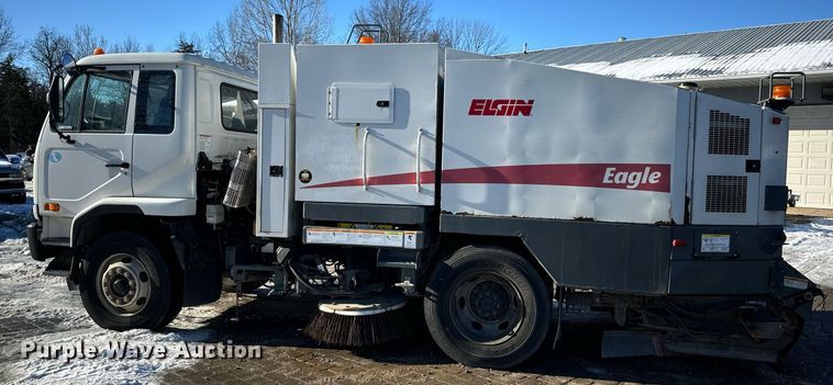 image for item EN5034 2009 Elgin 3300 street sweeper truck
