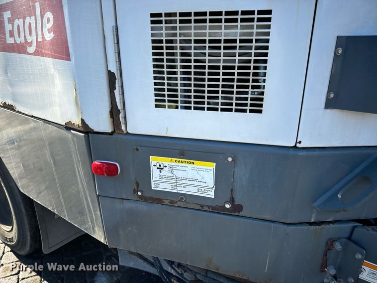 image for item EN5034 2009 Elgin 3300 street sweeper truck