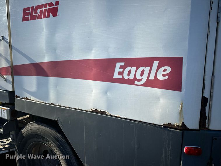 image for item EN5034 2009 Elgin 3300 street sweeper truck