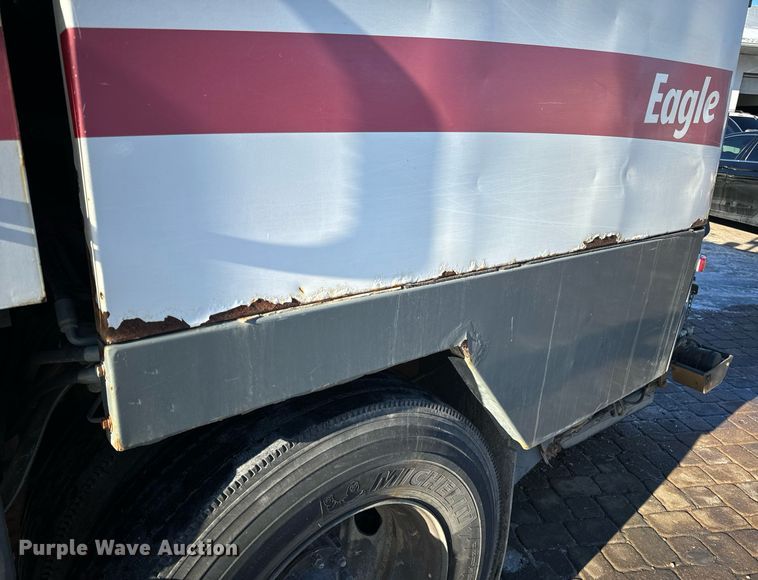 image for item EN5034 2009 Elgin 3300 street sweeper truck