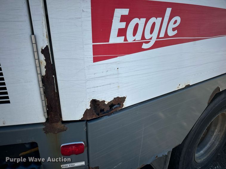 image for item EN5034 2009 Elgin 3300 street sweeper truck