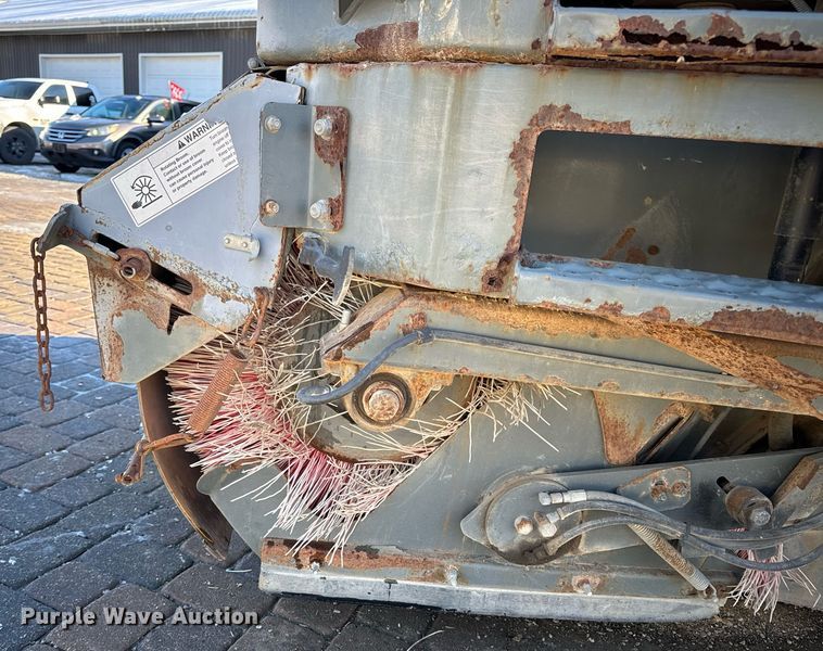 image for item EN5034 2009 Elgin 3300 street sweeper truck