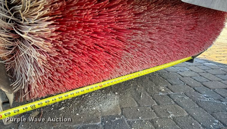 image for item EN5034 2009 Elgin 3300 street sweeper truck