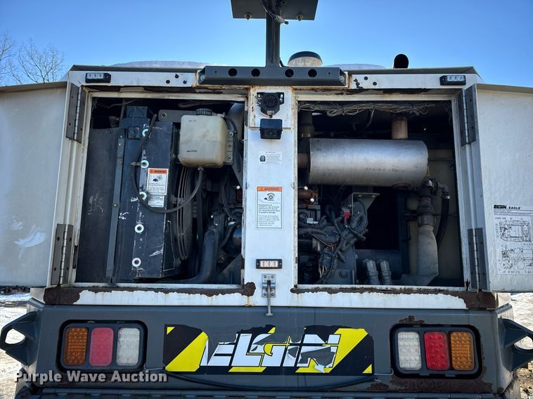 image for item EN5034 2009 Elgin 3300 street sweeper truck