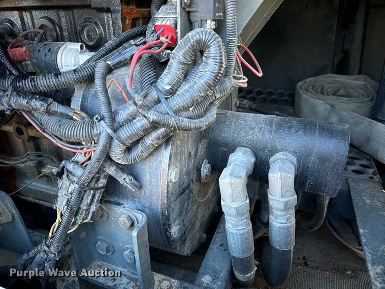 image for item EN5034 2009 Elgin 3300 street sweeper truck