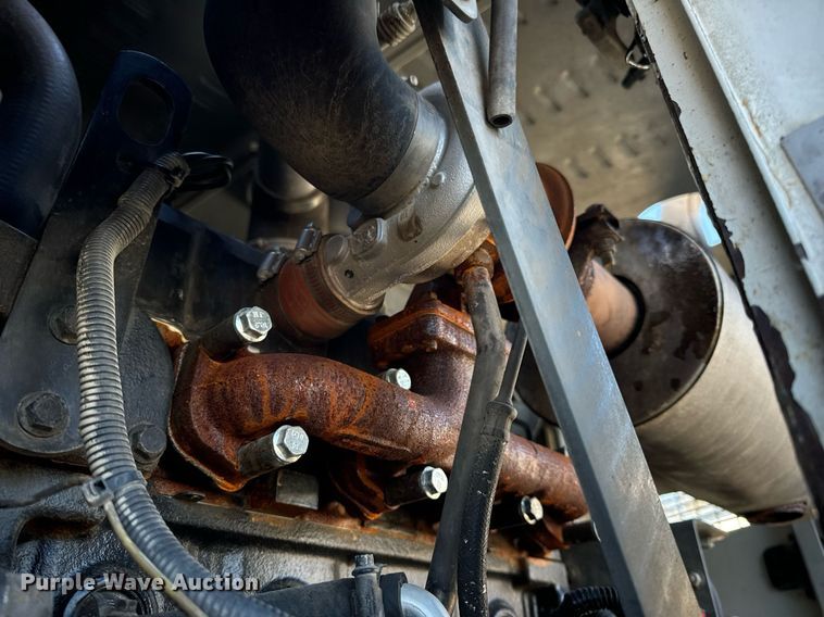 image for item EN5034 2009 Elgin 3300 street sweeper truck