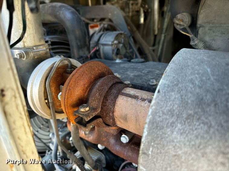 image for item EN5034 2009 Elgin 3300 street sweeper truck