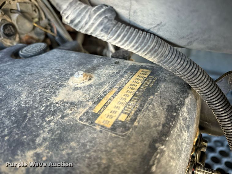 image for item EN5034 2009 Elgin 3300 street sweeper truck