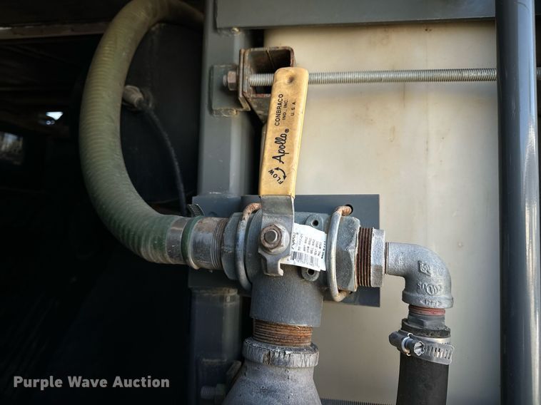 image for item EN5034 2009 Elgin 3300 street sweeper truck