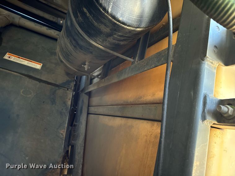 image for item EN5034 2009 Elgin 3300 street sweeper truck