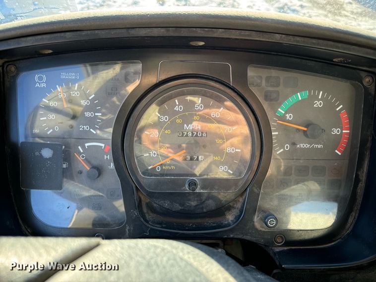 image for item EN5034 2009 Elgin 3300 street sweeper truck