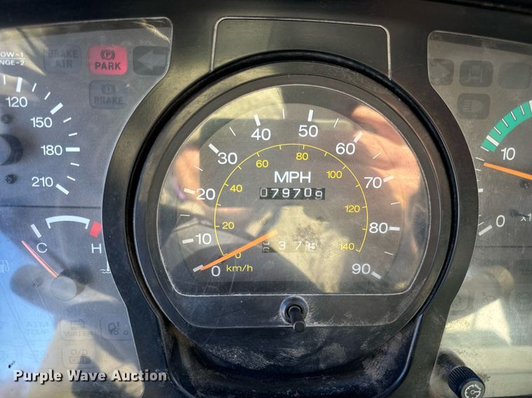 image for item EN5034 2009 Elgin 3300 street sweeper truck