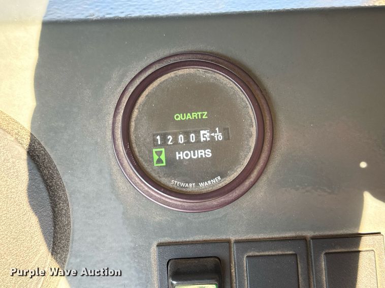 image for item EN5034 2009 Elgin 3300 street sweeper truck