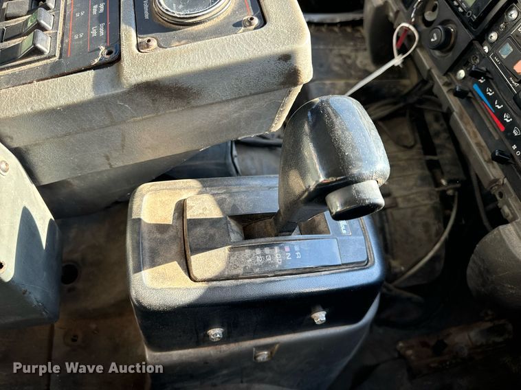 image for item EN5034 2009 Elgin 3300 street sweeper truck