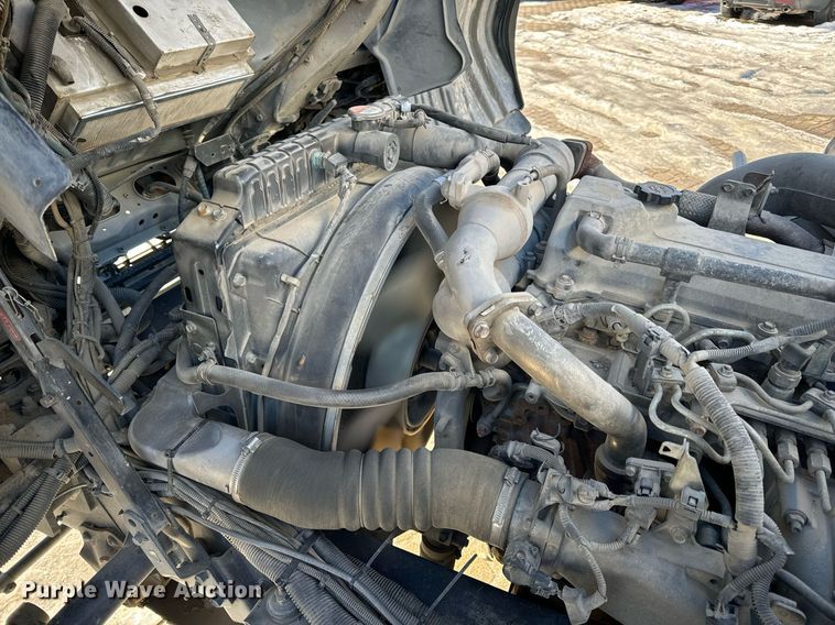 image for item EN5034 2009 Elgin 3300 street sweeper truck