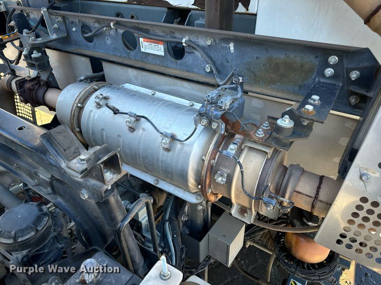 image for item EN5034 2009 Elgin 3300 street sweeper truck