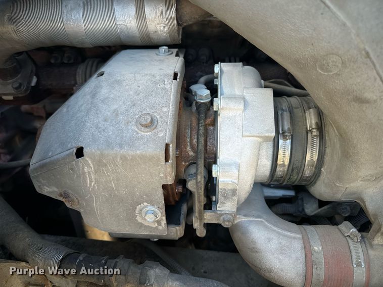 image for item EN5034 2009 Elgin 3300 street sweeper truck