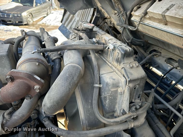 image for item EN5034 2009 Elgin 3300 street sweeper truck