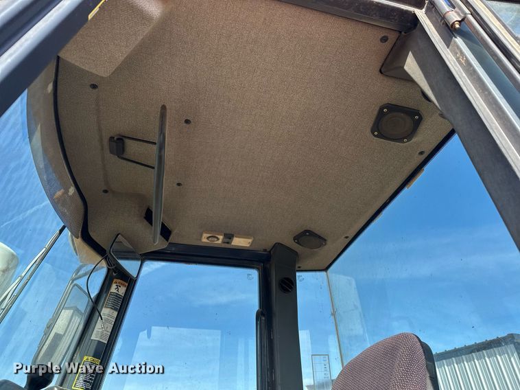 image for item ER4802 2013 John Deere 244J wheel loader