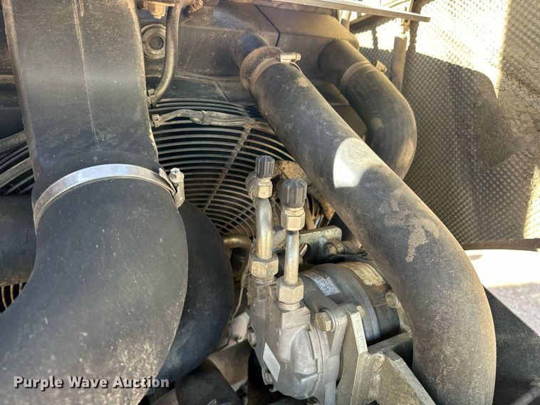 image for item ER4802 2013 John Deere 244J wheel loader